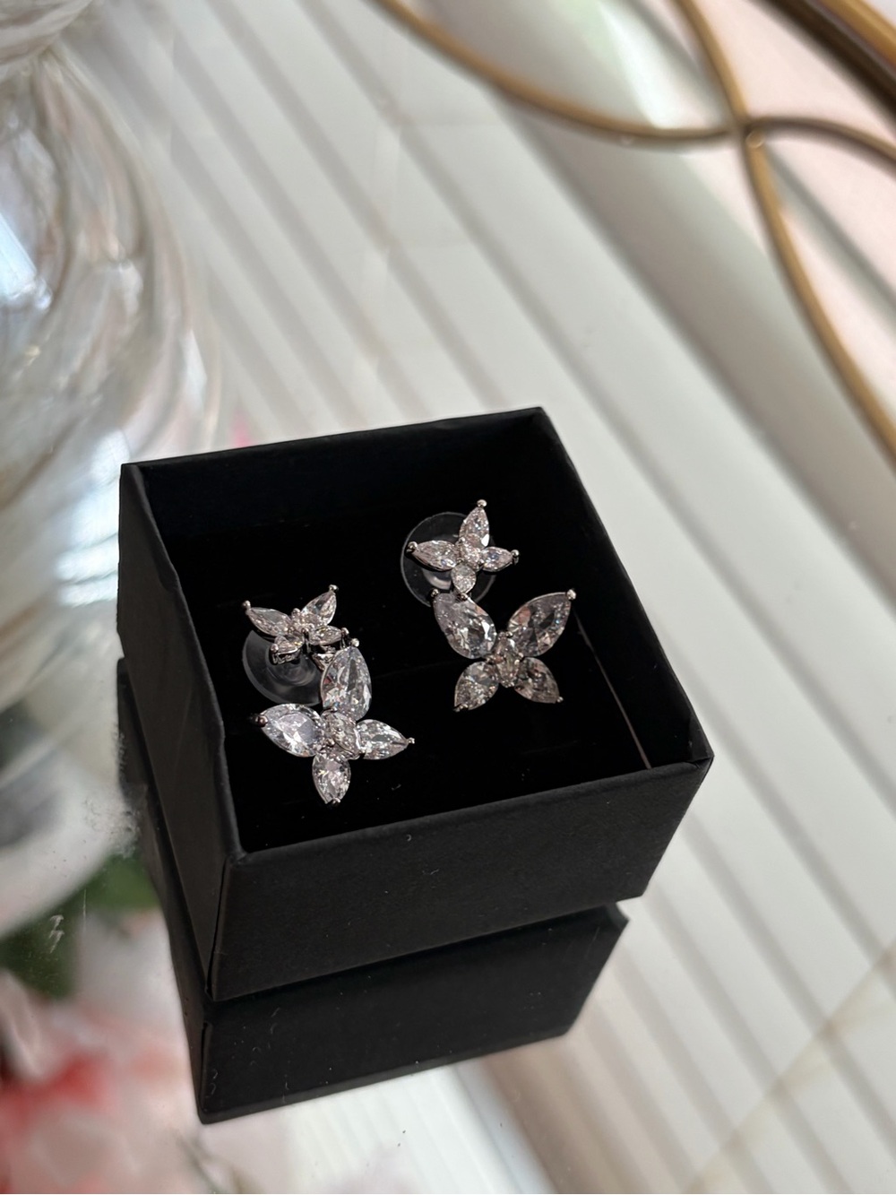 Silver Crystal Floral Stud Earrings - Elegant Women Jewelry